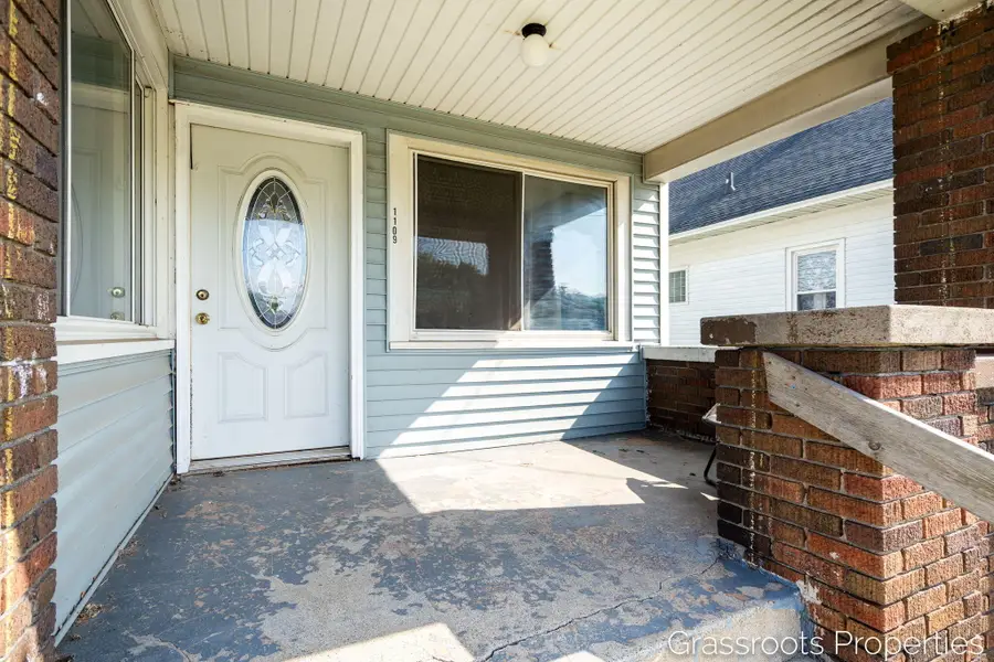 1109 Fulton Street W, Grand Rapids, MI 49504 - #3