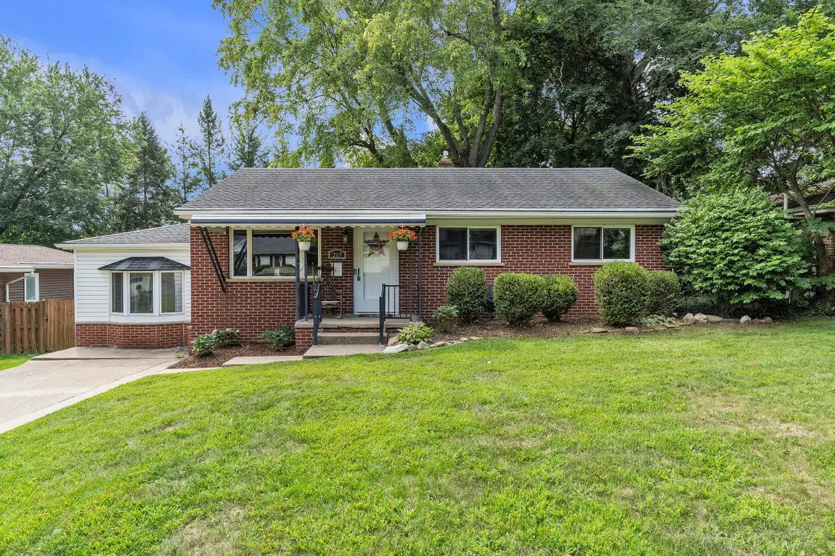 217 W Mckay Street, Saline, MI 48176 - #1