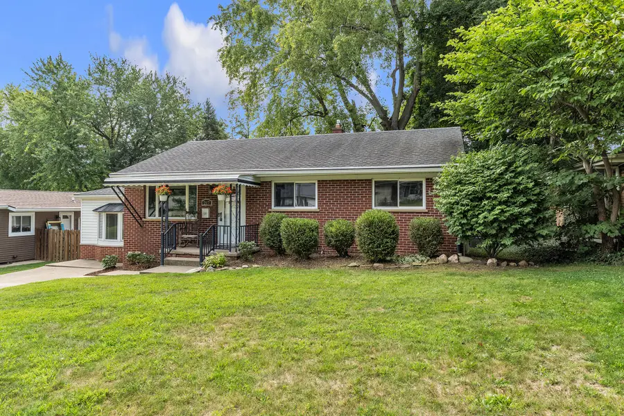 217 W Mckay Street, Saline, MI 48176 - #3