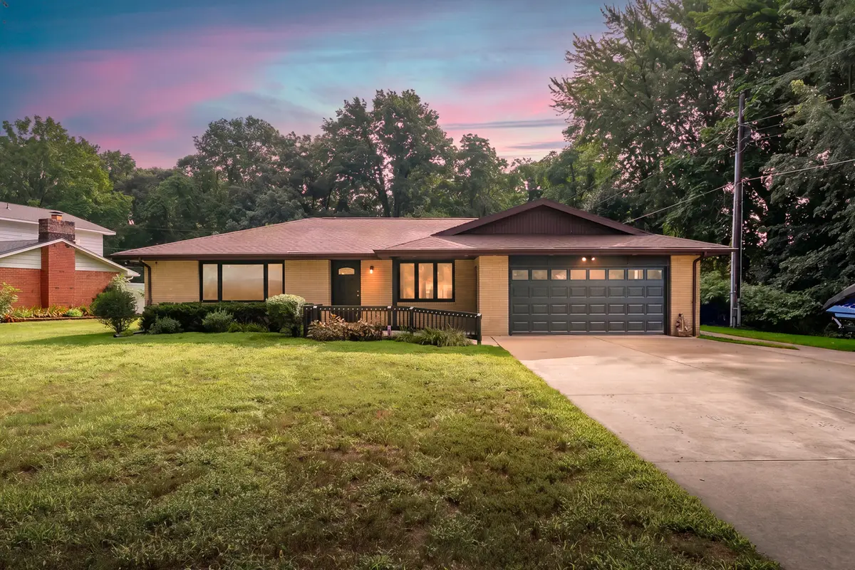 5095 W Donna Drive, Stevensville, MI 49127 - #1