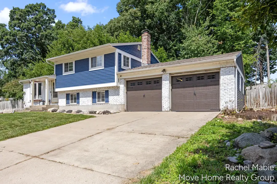 4774 Brookgate Drive Nw, Comstock Park, MI 49321 - #2