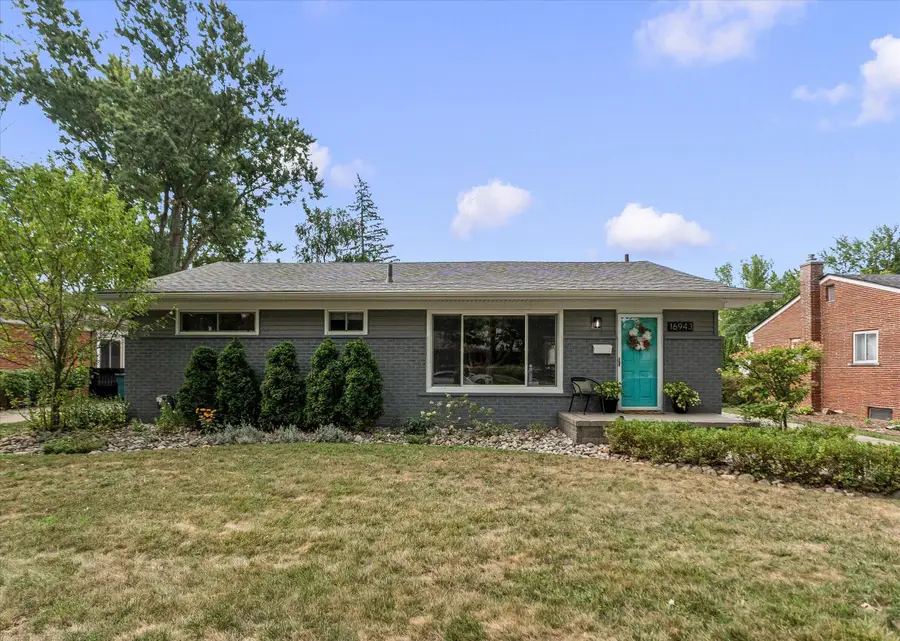 16943 Elizabeth Street, Beverly Hills, MI 48025 - #3