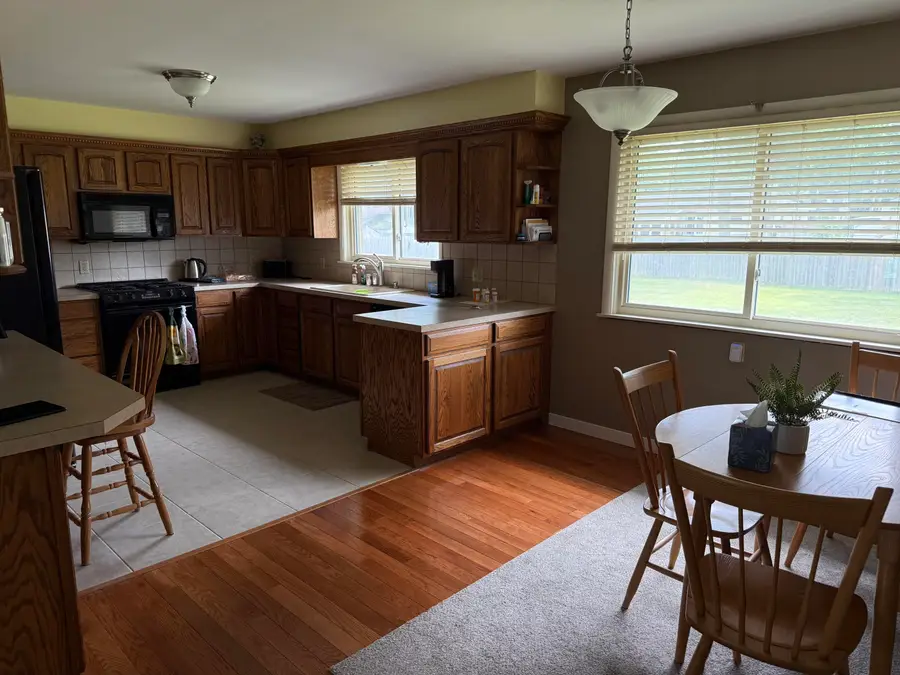 925 Wendover Boulevard, Norton Shores, MI 49441 - #2