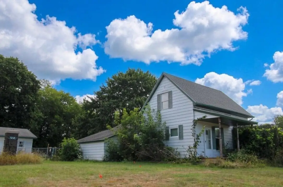 508 N Darling Avenue, Fremont, MI 49412 - #1