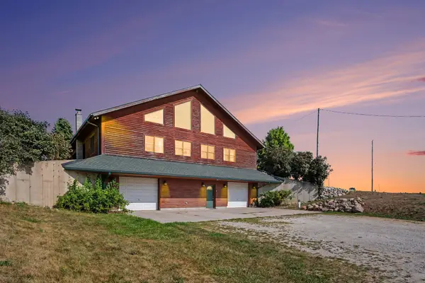 332 N Warner Avenue, Fremont, MI 49412