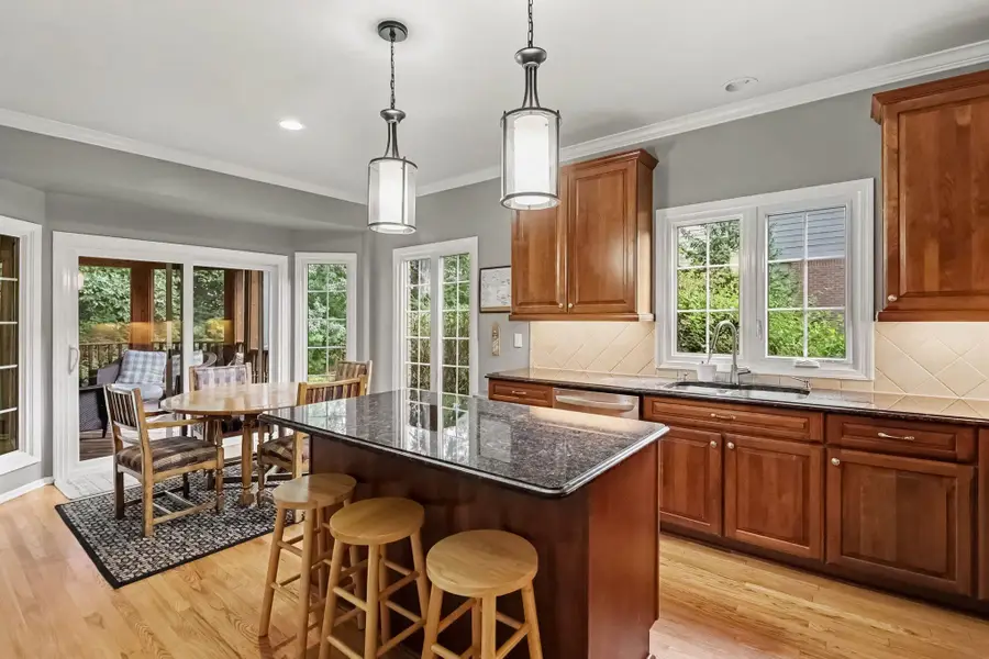 3739 Warwick Drive, Rochester Hills, MI 48309 - #2