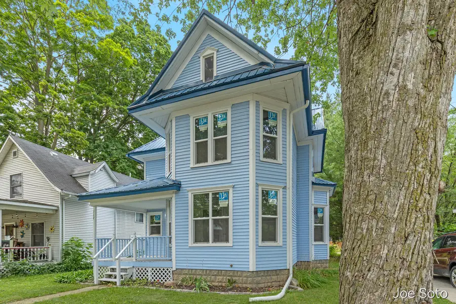 117 E Wright Avenue, Shepherd, MI 48883 - #2