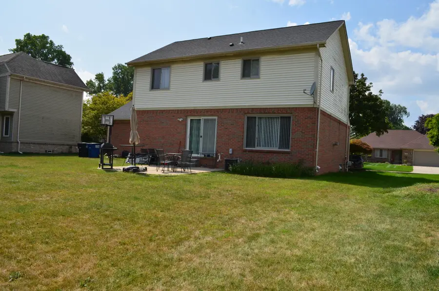 7686 Cherrywood Drive, Westland, MI 48185 - #3