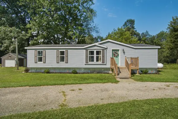 17651 Ritchie Avenue Ne, Sand Lake, MI 49343