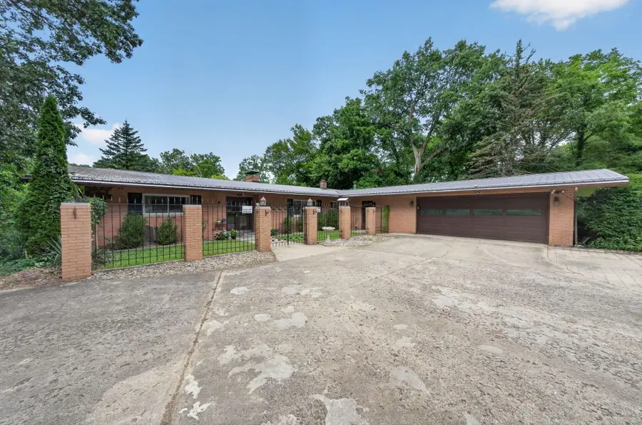 70506 Sunrise Drive, Edwardsburg, MI 49112 - #3
