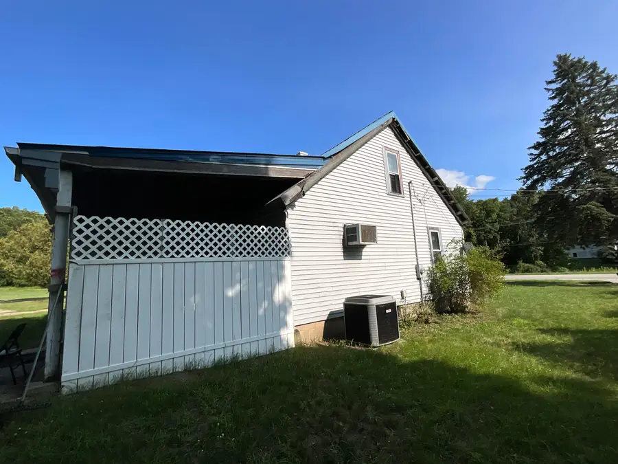 2031 10 Mile Road Ne, Comstock Park, MI 49321 - #3