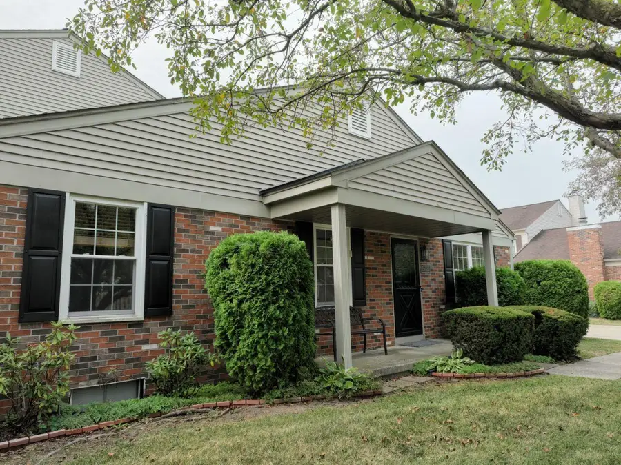15810 Cambridge Drive, Clinton Township, MI 48038 - #3