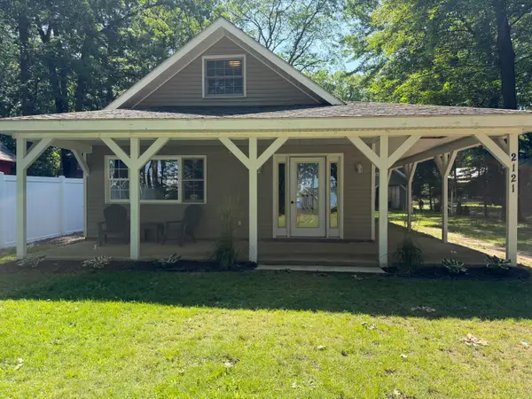 2121 Wolf Lake Drive, Baldwin, MI 49304