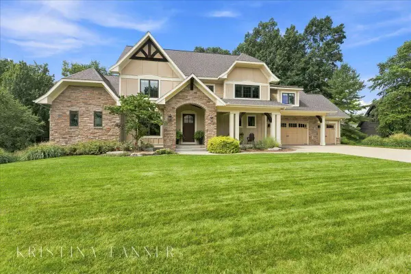 5782 Manchester Hills Drive Se, Grand Rapids, MI 49546