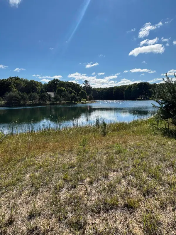 6609 Donegal Court, Canadian Lakes, MI 49346