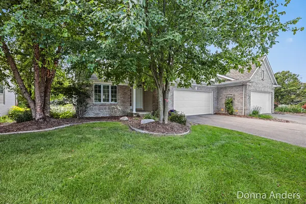 2015 Bryceway Court Ne, Grand Rapids, MI 49505