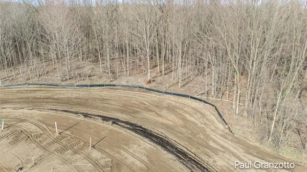 5632 N Blackberry Bluff, Kentwood, MI 49512