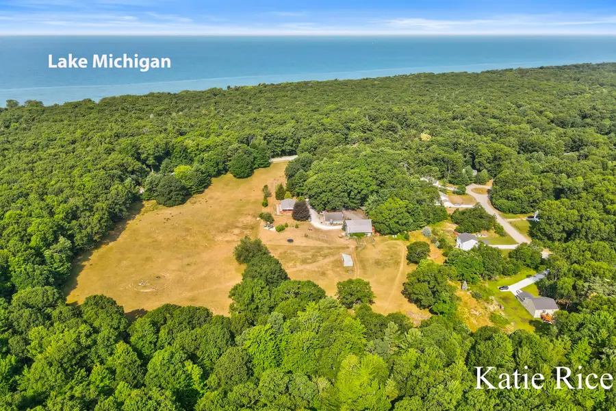 2030 N Scenic Drive, Muskegon, MI 49445 - #2