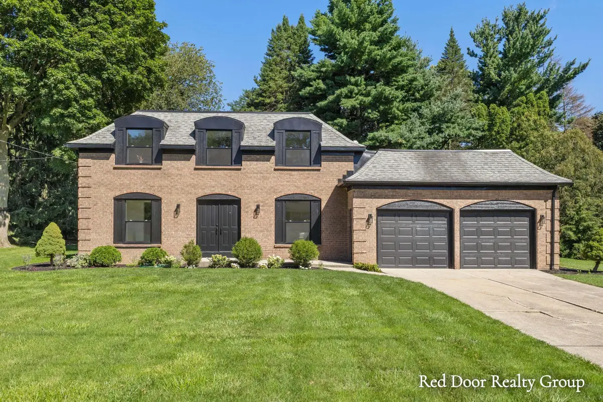 578 Arrowhead Avenue Se, Grand Rapids, MI 49546 - #1