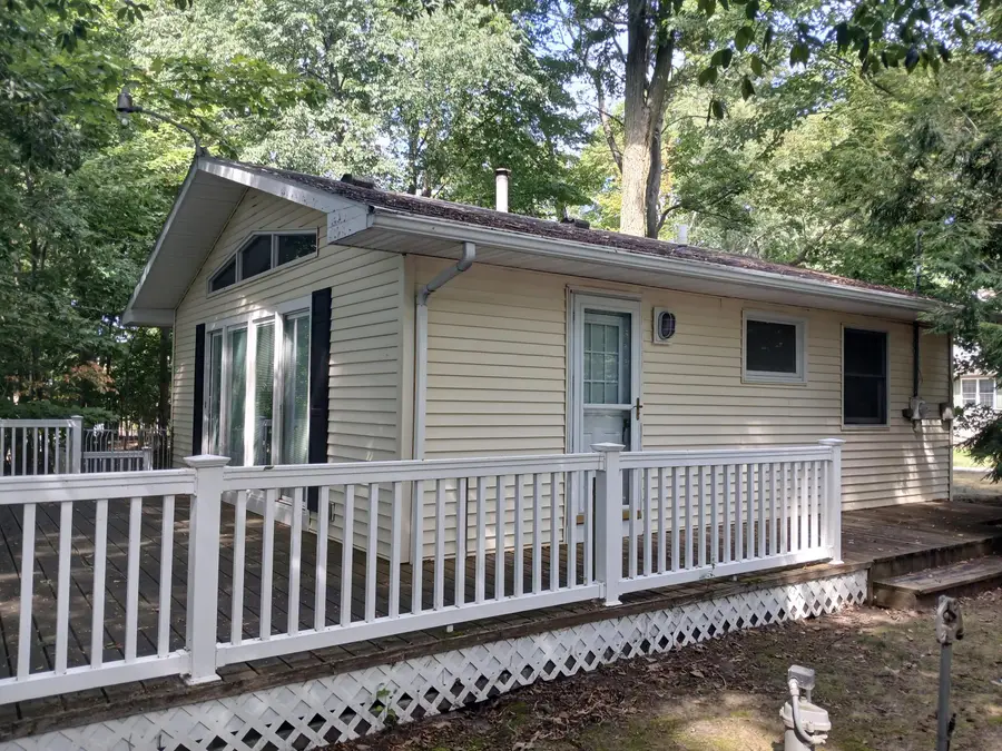 4771 N Ariel Avenue, Ludington, MI 49431 - #3