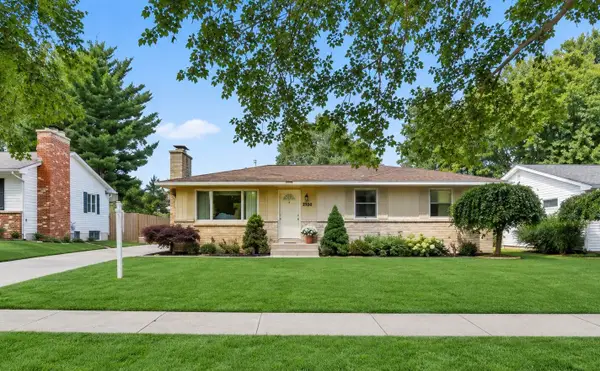 1399 Clover Crest Nw, Grand Rapids, MI 49504