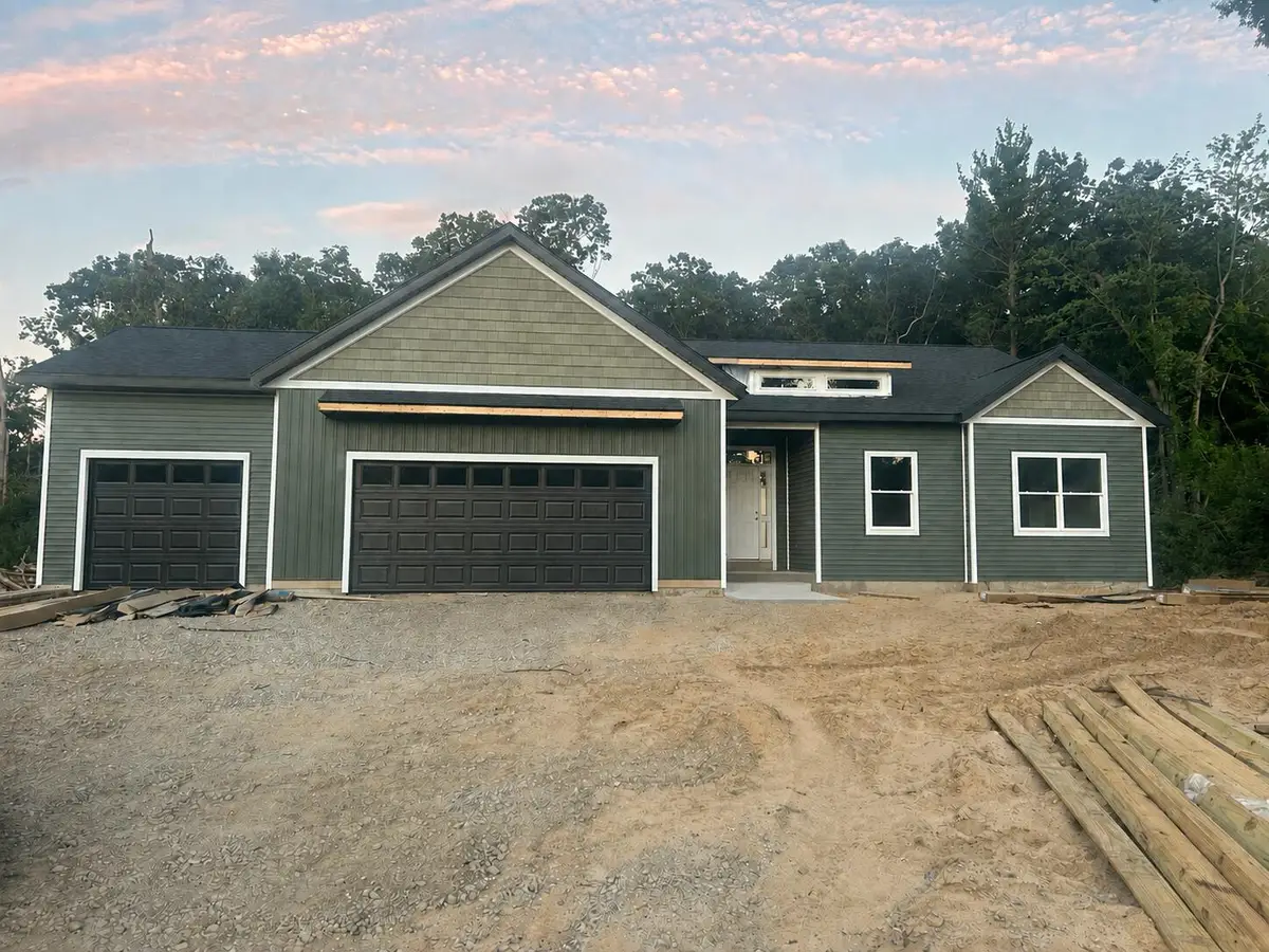 6226 English Avenue Ne, Comstock Park, MI 49321 - #1