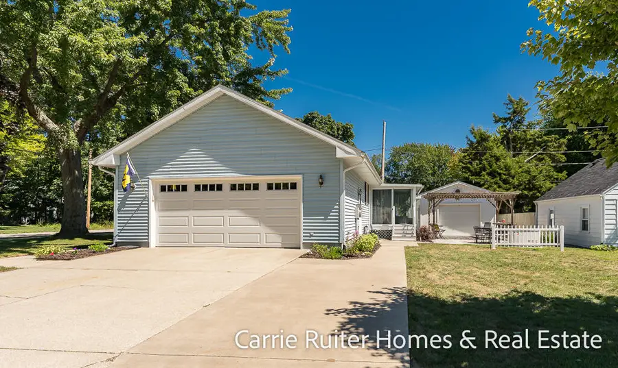 17232 W Spring Lake Road, Spring Lake, MI 49456 - #3