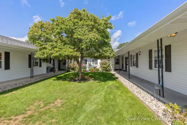 7438 Pine Grove Drive, Jenison, MI 49428