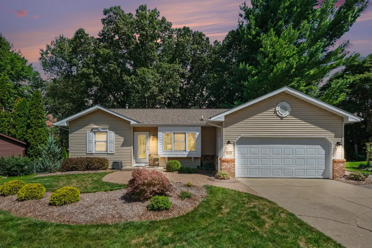 5880 Edajean Ridge Drive Ne, Comstock Park, MI 49321 - #1