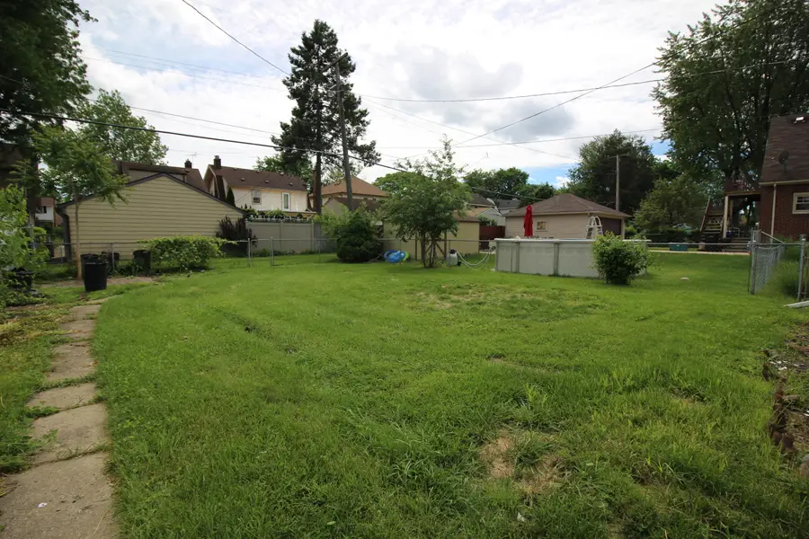 633 North Drive, Wyandotte, MI 48192 - #2