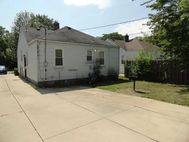 19317 Woodside Street, Harper Woods, MI 48225 - #2