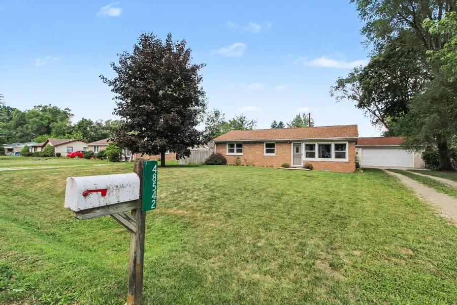 48542 Sully Drive, Belleville, MI 48111 - #2