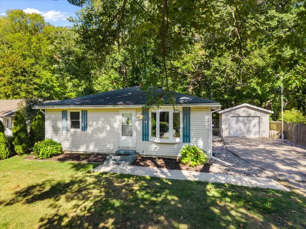 2217 W Lakewood Boulevard, Holland, MI 49424
