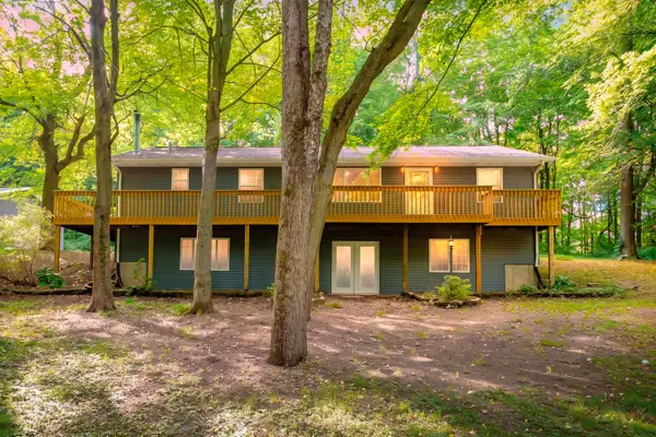 11175 S Enzian Road, Plainwell, MI 49080