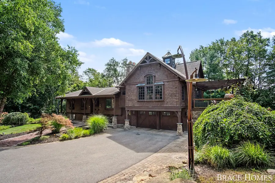 5501 Canyon River Drive Ne, Ada, MI 49301 - #2