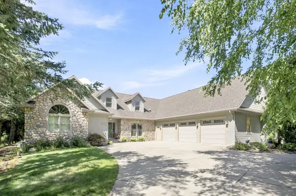 2992 E Bluffwood Terrace, St. Joseph, MI 49085