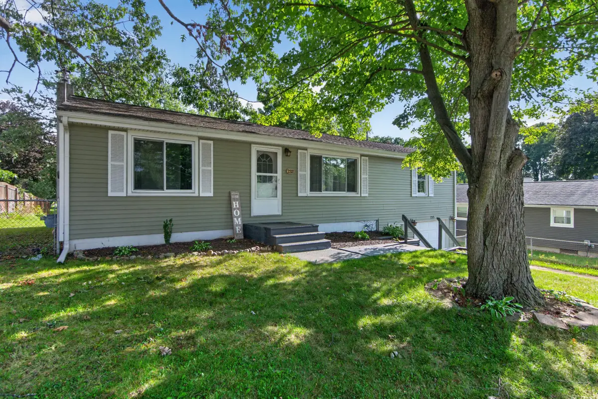 233 E Clark Street, Jackson, MI 49203 - #1