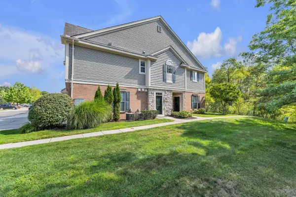 2263 Pinecroft Drive, Canton, MI 48188