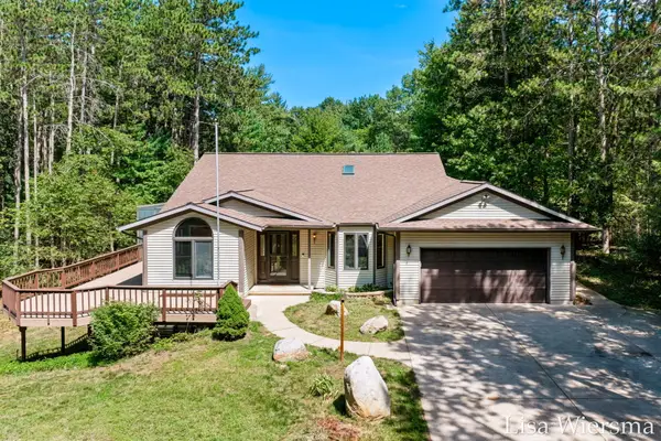 6572 Haines Lane, West Olive, MI 49460