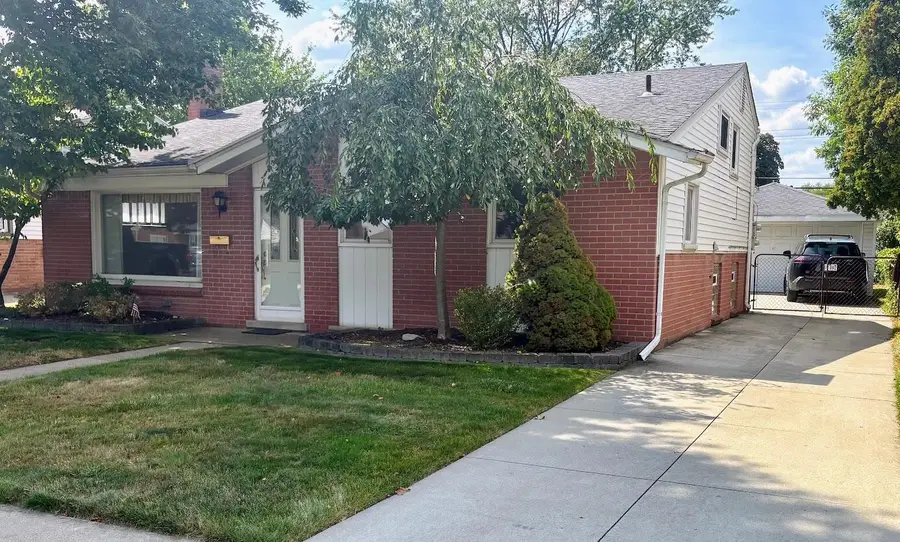 8307 Donna Street, Westland, MI 48185 - #2