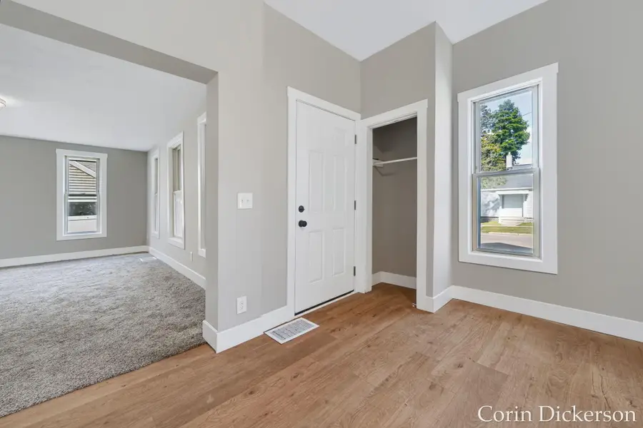 108 S Michigan Avenue, Vicksburg, MI 49097 - #3