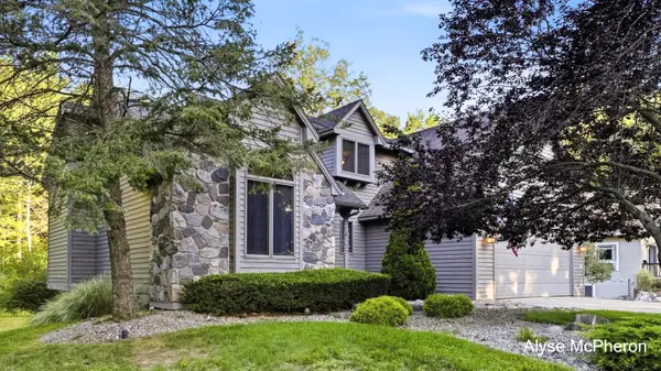18121 Lovell Road, Spring Lake, MI 49456