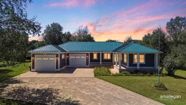 8165 Alpine Avenue Nw, Sparta, MI 49345