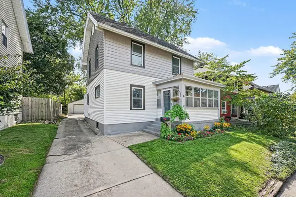 16 Dean Street Ne, Grand Rapids, MI 49505