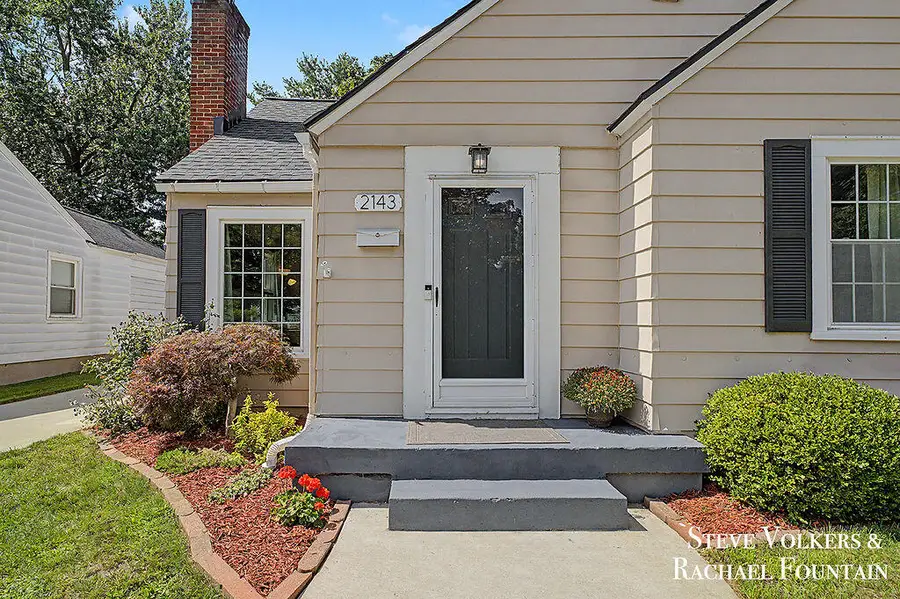 2143 Houseman Avenue Ne, Grand Rapids, MI 49505 - #2