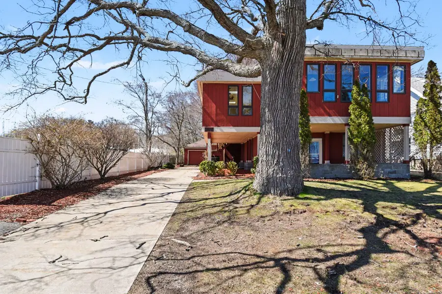 3135 Lakeshore Drive, Muskegon, MI 49441 - #2