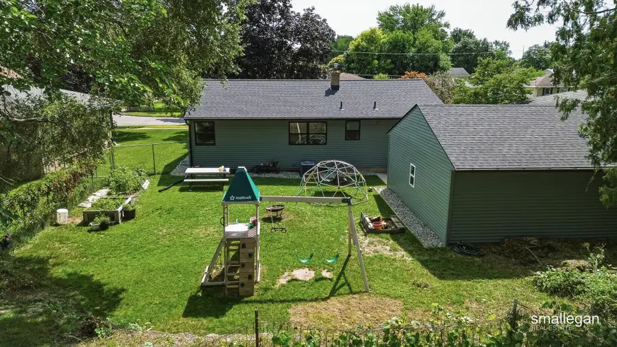 1517 32nd Street Sw, Wyoming, MI 49509 - #2