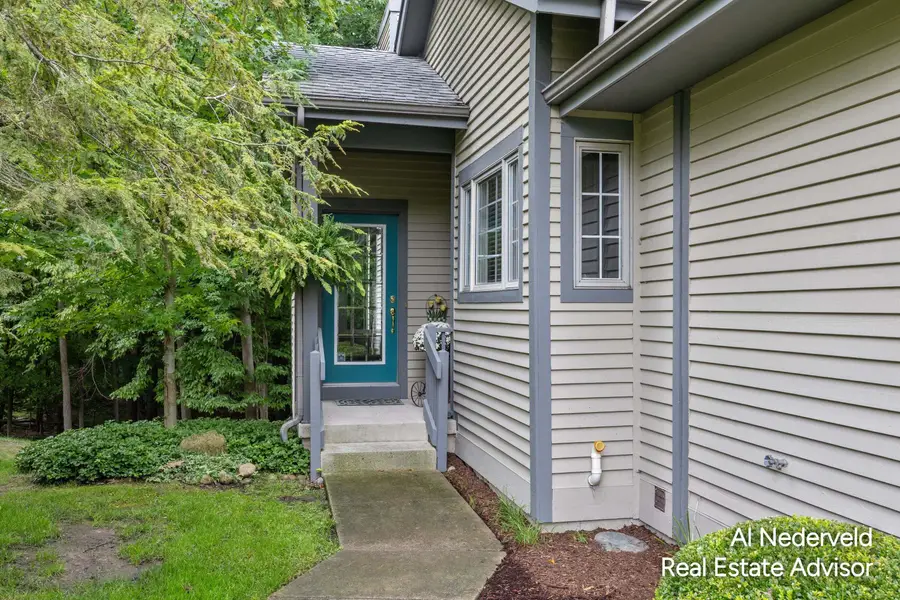 2126 S Cross Creek Drive Se, Grand Rapids, MI 49508 - #3