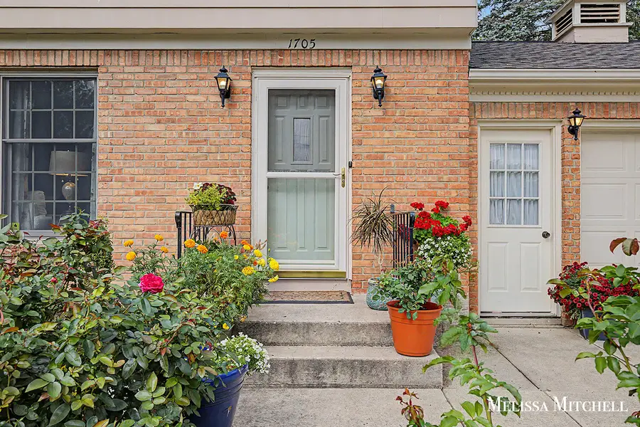 1705 Ridgewood Avenue Se, Grand Rapids, MI 49506 - #2