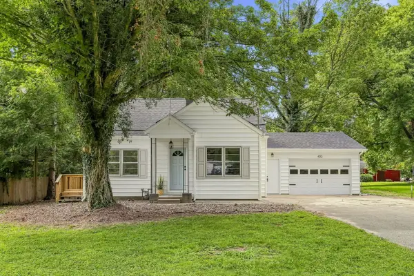432 E Baldwin Avenue, Watervliet, MI 49098